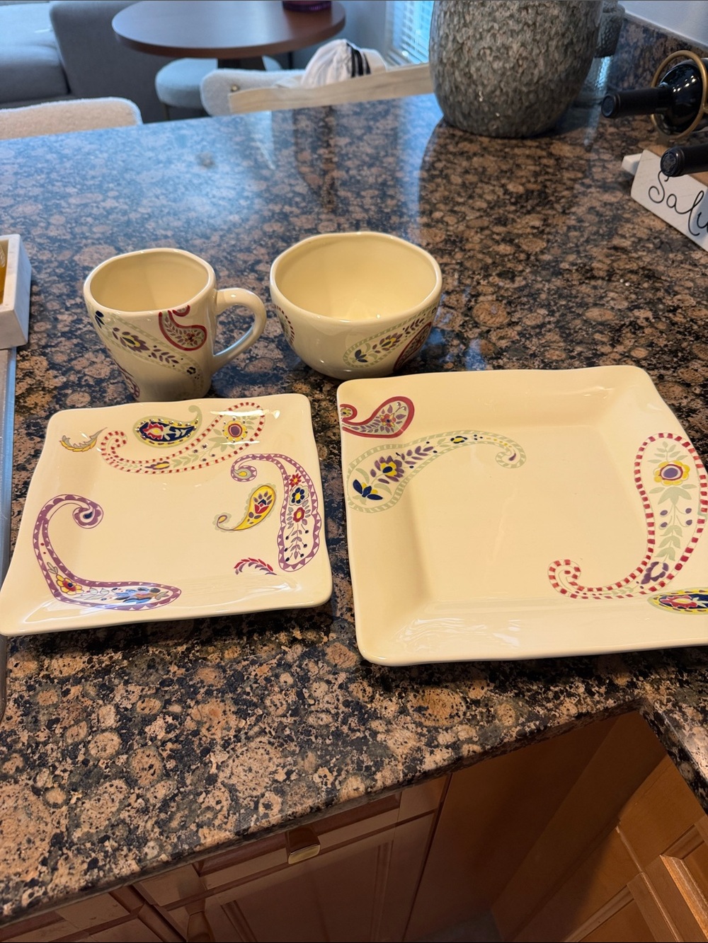 Cream Paisley Dinnerware Set - 4-Piece Home Dining Collection